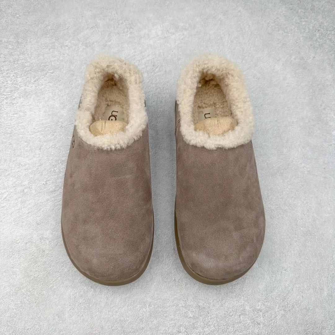 Pick up locally💰520 UGG 1688 Little Potato all-inclusive autumn and winter sheep fur integrated snow boots. All shoes are made from the same factory as ZP. Longfeng A-grade Australian imported sheep fur integrated brand OEM production line. Fully follow the ZP process. OEM original pattern maker adheres to the principle of no original shoes and no development selection. Pay attention to every detail. The most authentic version on the market TREADLITE "Light Wing" technology outsole Lightweight/durable/flexible/pile size: 35 36 37 38 39 40 Coding: by2936090